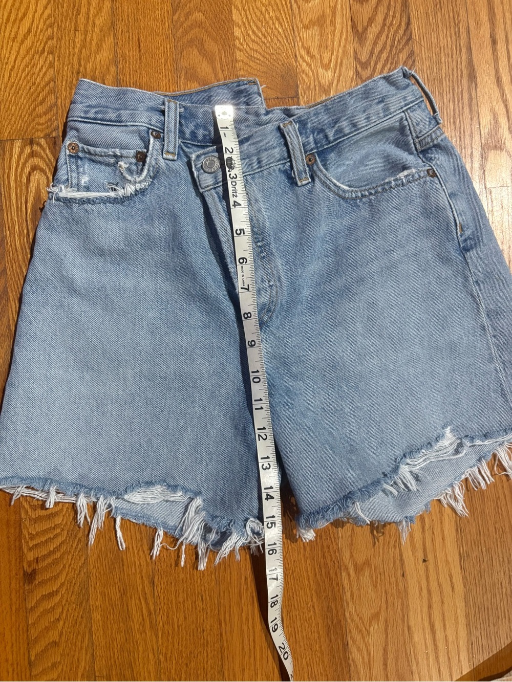 Agolde Criss Cross Jean Shorts in size 25 - Picture 9 of 11